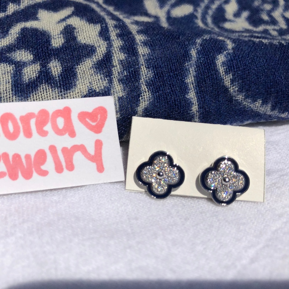 Sparkly Clover Stud Earring